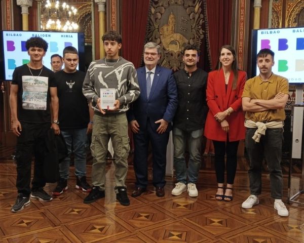 Harrobia Ikastolak Bilbao Balioen Herria Saria jaso du!