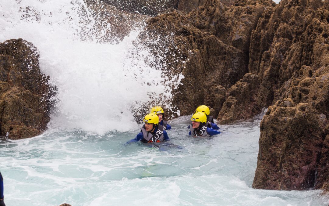 Coasteering avanzado: técnicas de rescate y extracción o evacuación.
