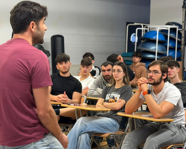 Euskararen Egunaren harira, hitzaldiak Harrobia Ikastolako zikloetan